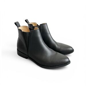 Nisolo Everyday Leather Chelsea Boot in Black